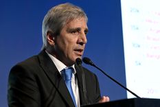cambios en economia: luis caputo anuncio la renuncia de un secretario clave y ya tiene reemplazo