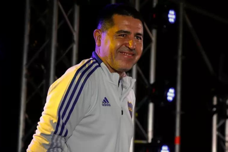 Riquelme sonríe: Luca Langoni renovó hasta 2027 con Boca. Foto: IG @todosobreroman10