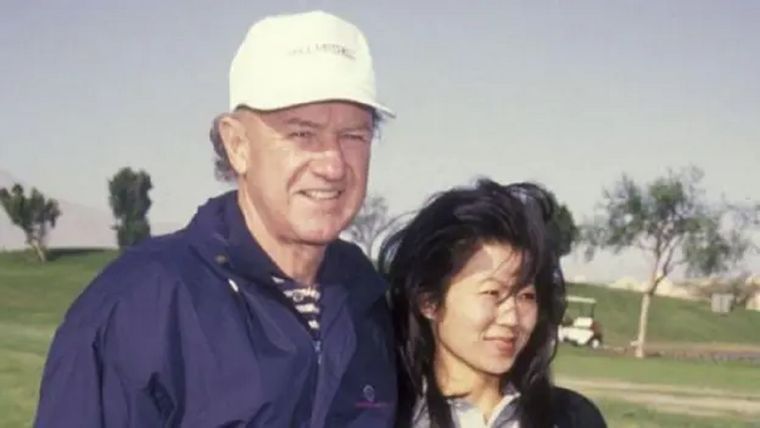Gene Hackman y su mujer Betsy Arakawa en 1991. Foto: Archivo