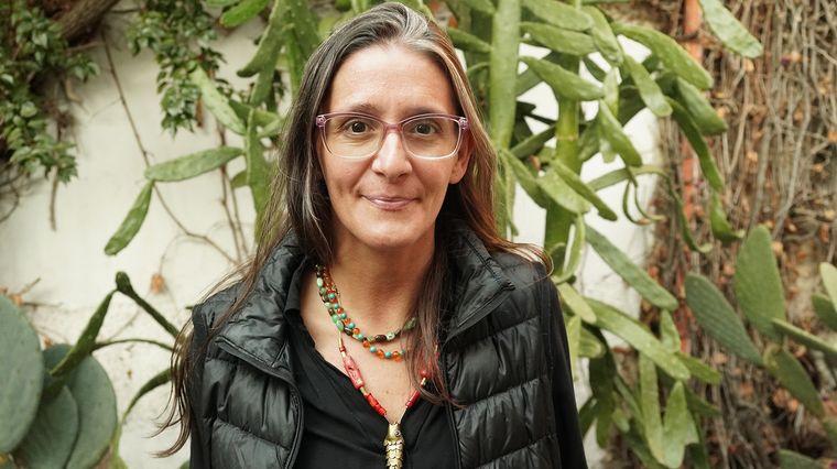 La mendocina Julieta Ravidá transforma realiza joyas que no responden a un molde clásico.