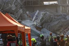 Las operaciones de búsqueda en los edificios colapsados por el terremoto continúan con tecnología para localizar a sobrevivientes. Foto: EFE