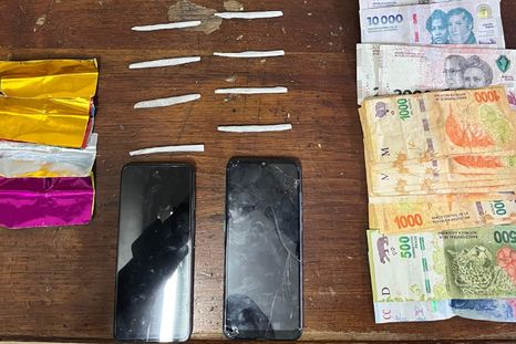 Droga, dinero en efectivo, teléfonos celulares y otros elementos fueron incautados en los operativos realizados en el Gran Mendoza