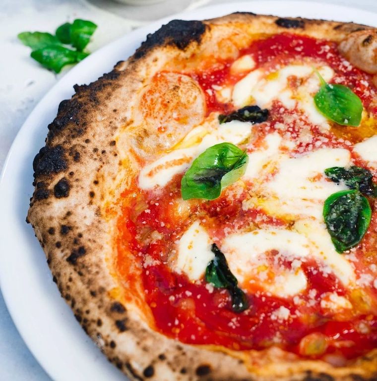 La pizza napolitana fue declarada patrimonio inmaterial de la humanidad por la UNESCO Foto: Instagram
