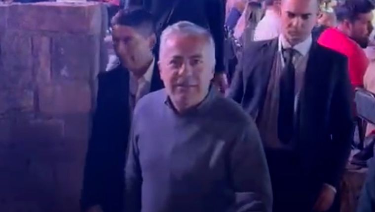 Alfredo Cornejo saliendo del Acto Central. Foto: Captura de video