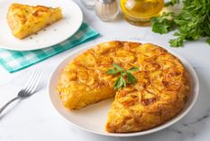 ¿Con cebolla o sin?: receta de tortilla de papas paso a paso.