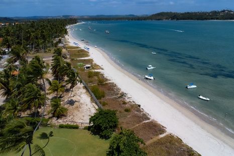 Brasil tiene un destino con aguas cristalinas para descansar en marzo. Foto: Shutterstock Brasil tiene un destino con aguas cristalinas para descansar en marzo. Foto: Shutterstock