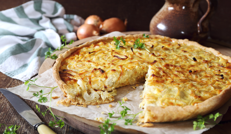 Receta de tarta de cebolla sencillez y delicia en tu mesa Foto: Shutterstock