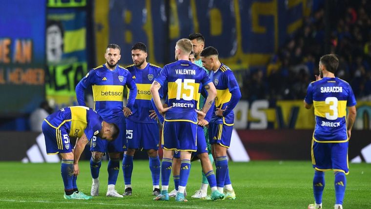 Diego Martínez podría perder a cinco futbolistas para un tramo importante de la pretemporada Foto: Télam