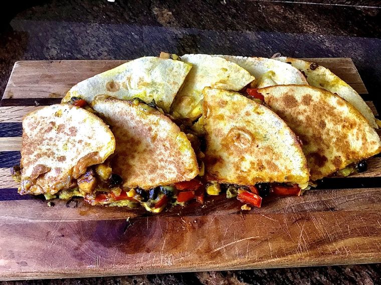 Disfruta de unas sabrosas quesadillas veganas ¡qué tentación!