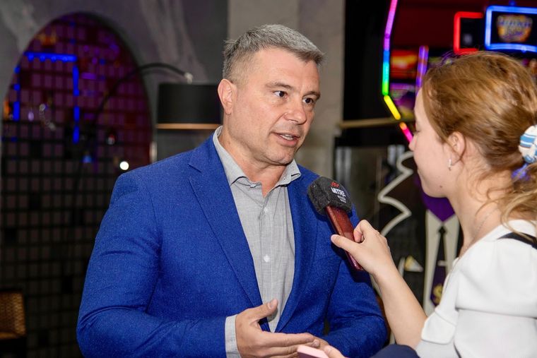 Diego Costarelli, intendente de Godoy Cruz, participó de esta segunda instancia en la cual se sortearon 48 viviendas. Diego Costarelli, intendente de Godoy Cruz, participó de esta segunda instancia en la cual se sortearon 48 viviendas.