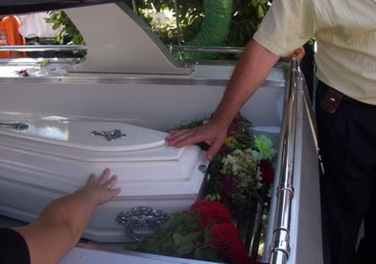 Una multitud acompañó los restos hasta el cementerio lavallino Foto: MDZ