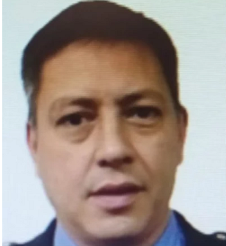 El uniformado buscado