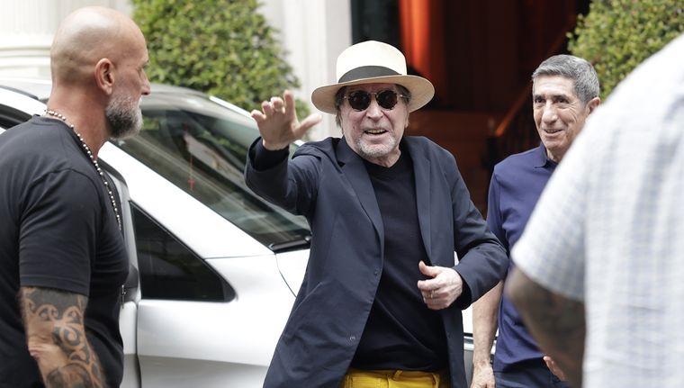 Joaquín Sabina se despidió de los escenarios a sus 76 años en un show épico. Joaquín Sabina se despidió de los escenarios a sus 76 años en un show épico.