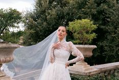 Descubre los maravillosos vestidos que Michelle Salas lució en su boda Foto: German Larkin / Vogue Mexico
