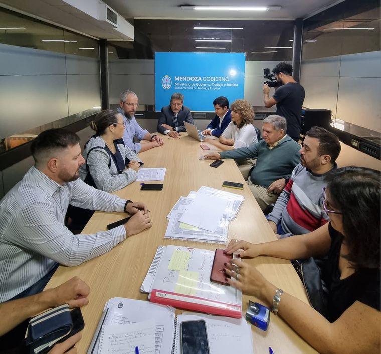 Ampros se reunión con autoridades provinciales Foto: Prensa AmProS