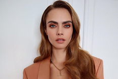 Cara Delevingne hace una clase de yoga como Dios la trajo al mundo Cara Delevingne Foto: Instagram