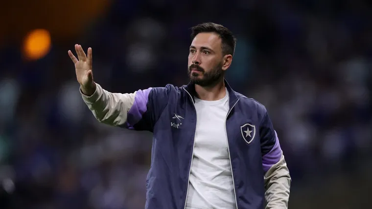 Davide Ancelotti, hijo de Carletto, dejó de ser el DT de Botafogo.