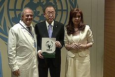 la foto: el argentino que creo las scholas ocurrentes, en la onu