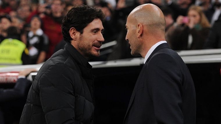 Víctor Sánchez del Amo y Zinedine Zidane. publicada en Sky Sports Foto: publicada en Sky Sports