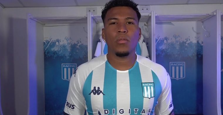 El delantero ingresó en el complemento en la derrota de su equipo.