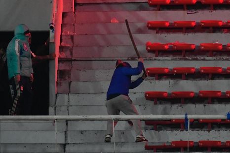 Incidentes en el partido entre Independiente y la U de Chile. Incidentes en el partido entre Independiente y la U de Chile.