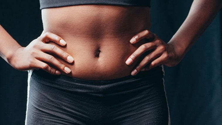 Entrena en casa Realiza esta rutina para fortalecer el abdomen Foto: Pexels