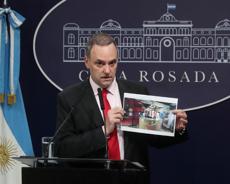 El vocero presidencial Manuel Adorni también se refirió al presunto boliche, Foto: Casa Rosada