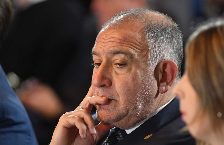 Luis Juez fue víctima de un robo en pleno centro de Córdoba mientras hablaba por teléfono con Dominique Metzger Foto: Noticias Argentinas