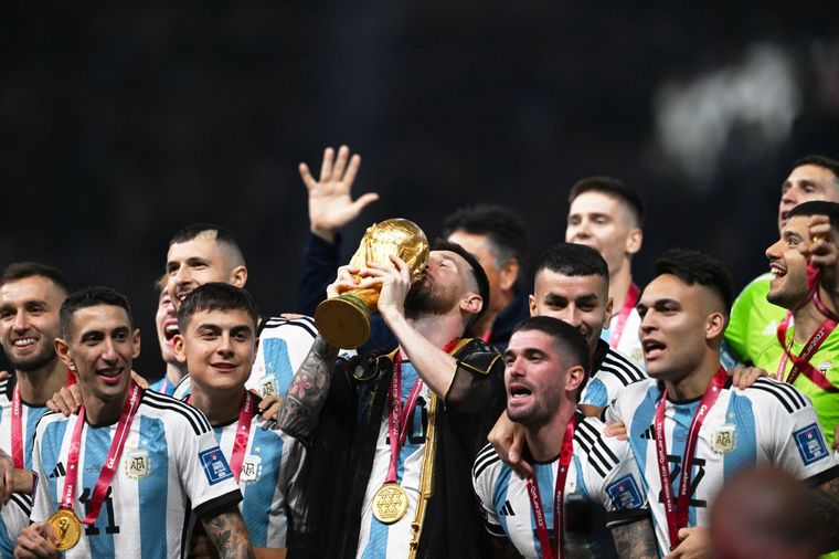Finalmente, Messi levantó la Copa del Mundo. Foto: Télam