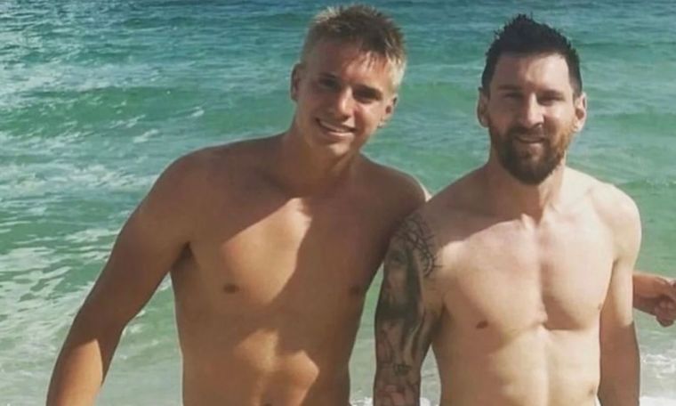 Lionel Messi junto a Kristian Shevchenko.