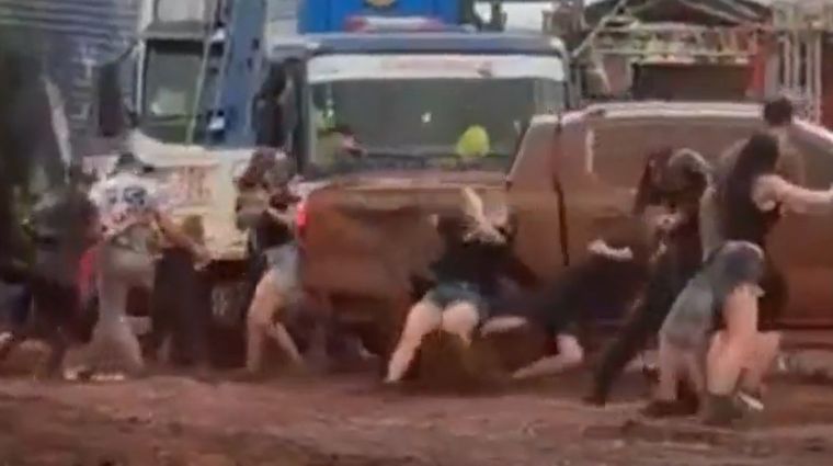 El accidente casi termina en tragedia en un show automovilístico en Misiones.