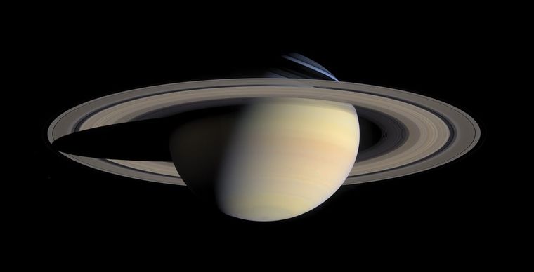 Saturno es el segundo planeta en tamaño y masa después de Júpiter . Foto: Pixabay - pixabay.com