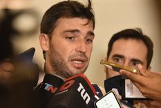 el gobernador de chubut echo a un funcionario que fue detenido por trasladar corderos faenados en una camioneta oficial