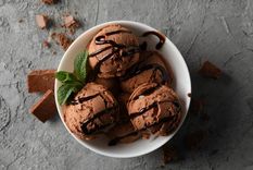 Cómo preparar un delicioso y saludable helado vegano (Shutterstock).