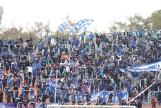 Los verdaderos hinchas, re calientes con la barra. Foto: Santiago Tagua / MDZ Los verdaderos hinchas, re calientes con la barra. Foto: Santiago Tagua / MDZ