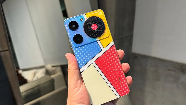 El Nubia Music fue promocionado como un teléfono “musical”, pero su rendimiento y calidad de audio decepcionaron a la mayoría de los usuarios. El Nubia Music fue promocionado como un teléfono “musical”, pero su rendimiento y calidad de audio decepcionaron a la mayoría de los usuarios.