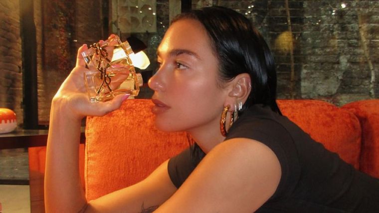 Dua Lipa En lo más alto. Foto: @dualipa