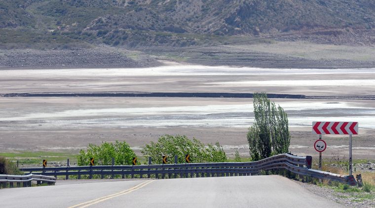 La costa norte de Potrerillos es la menos desarrollada. Hay algunos emprendimientos privados, pero no posee servicios públicos, como sí ocurre del otro lado. Foto: ALF PONCE MERCADO / MDZ