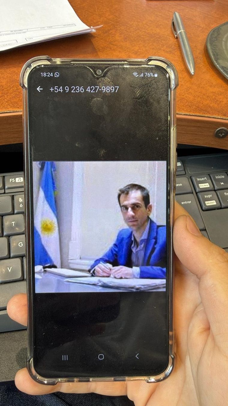 Presos usaban la imagen del Senador, ex intendente de Junín, Pablo Petrecca para estafar a comerciantes y vecinos de ese municipio bonaerense Presos usaban la imagen del Senador, ex intendente de Junín, Pablo Petrecca para estafar a comerciantes y vecinos de ese municipio bonaerense