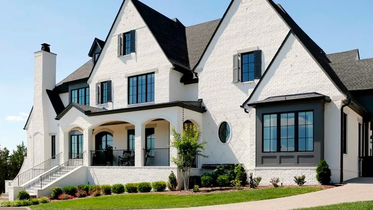 Es mejor un exterior con colores que ayuden a mostrar la propiedad. Foto: Pexels.com