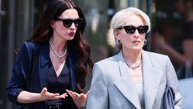 Meryl Streep (dcha.) y Anne Hathaway durante el rodaje de "El diablo viste a la moda 2". Meryl Streep (dcha.) y Anne Hathaway durante el rodaje de "El diablo viste a la moda 2".