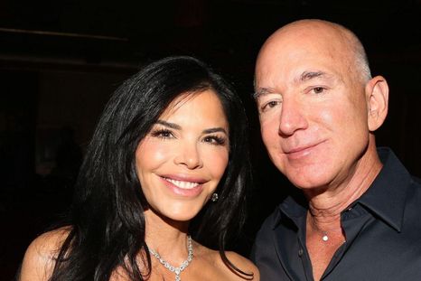 Lauren Sánchez y Jeff Bezos están en pareja desde 2019. Lauren Sánchez y Jeff Bezos están en pareja desde 2019.