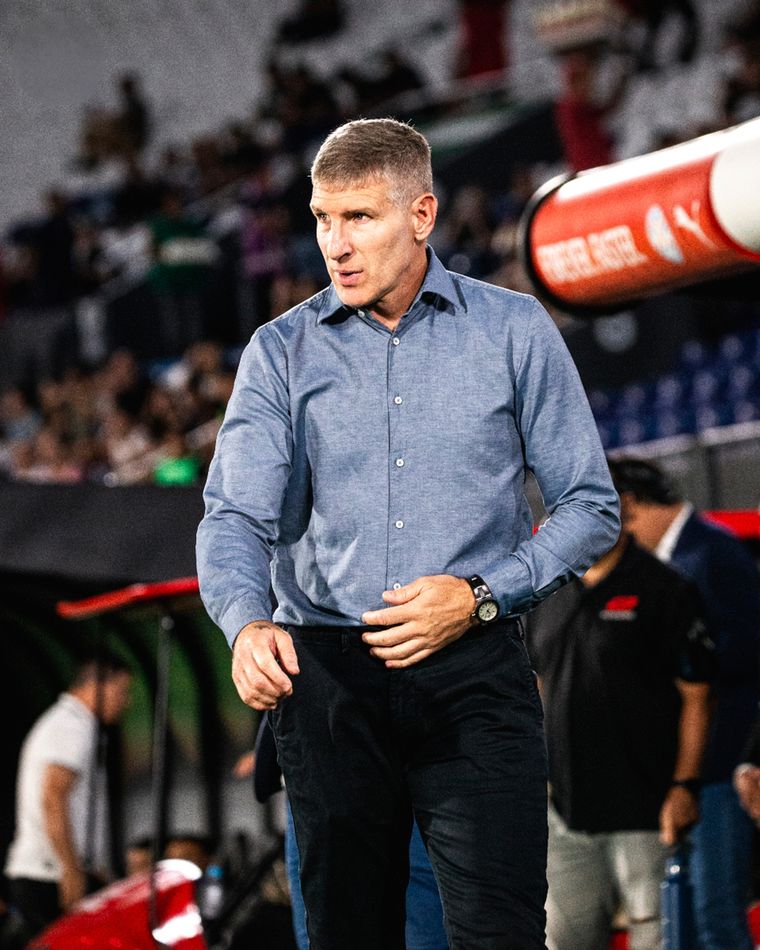 Olimpia, con Palermo de DT, lidera el Torneo Clausura de Paraguay. Foto: @elClubOlimpia