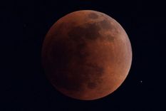 Este fin de semana la Luna se tiñó de rojo. Foto: REUTERS