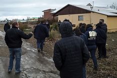 El momento que Fabián Gutiérrez fue encontrado muerto por la Policía de Santa Cruz en una vivienda de El Calafate. El momento que Fabián Gutiérrez fue encontrado muerto por la Policía de Santa Cruz en una vivienda de El Calafate.