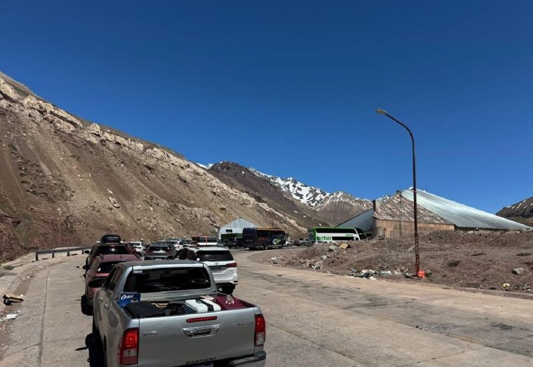 Personal de Aduana realizará un paro total de 24 hs. el miércoles Foto: X @PasoCRMza