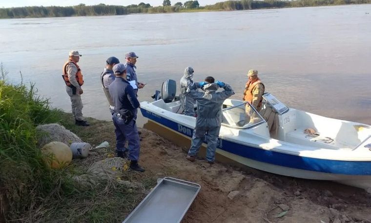 Un joven de 22 años fue hallado muerto este jueves en aguas del río Paraná, a la altura de la localidad de Basail, en la provincia de Chaco.&nbsp;