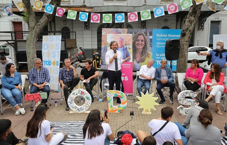 El canciller Santiago Cafiero visitó la localidad bonaerense de Campana Foto: Prensa Santiago Cafiero