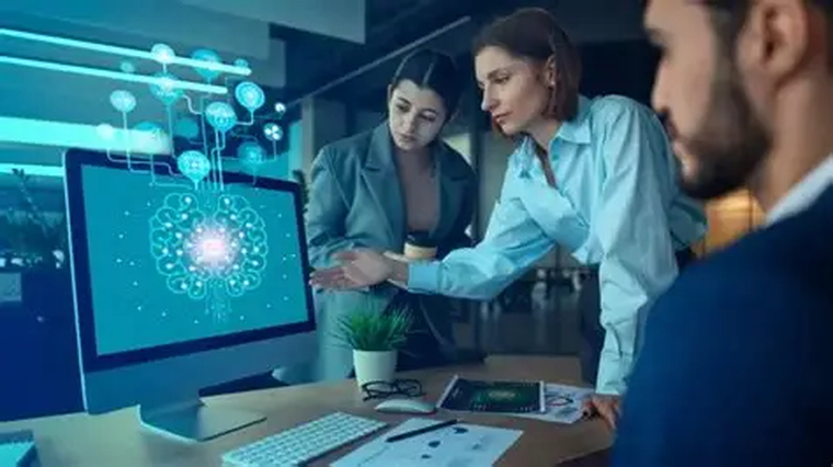 Hoy prácticamente cualquier gran empresa puede utilizar los modelos más avanzados disponibles en el mercado. Hoy prácticamente cualquier gran empresa puede utilizar los modelos más avanzados disponibles en el mercado.