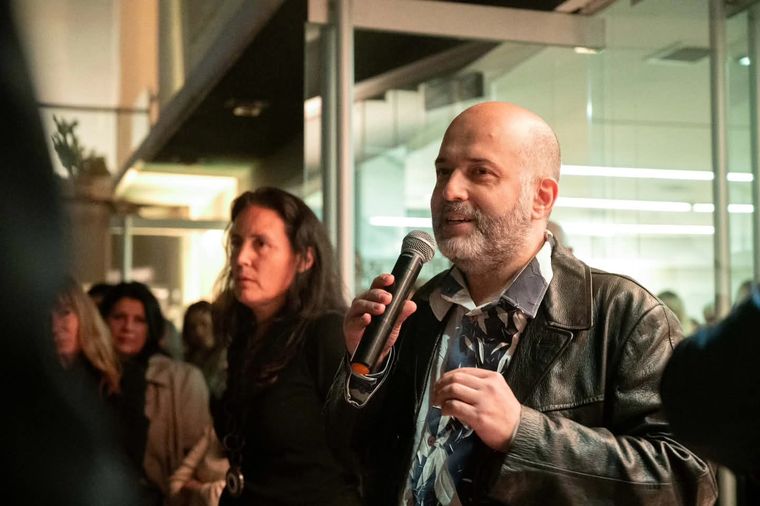 Daniel Rueda en la inauguración de la muestra. Daniel Rueda en la inauguración de la muestra.